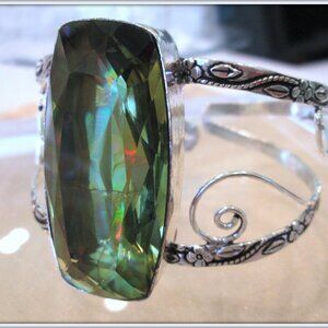 PERIDOT BRAZILIAN HUGE GEMSTONE SILVER BRACELET 8 INCH